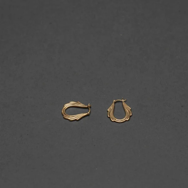 Gold sculpted hoop earrings