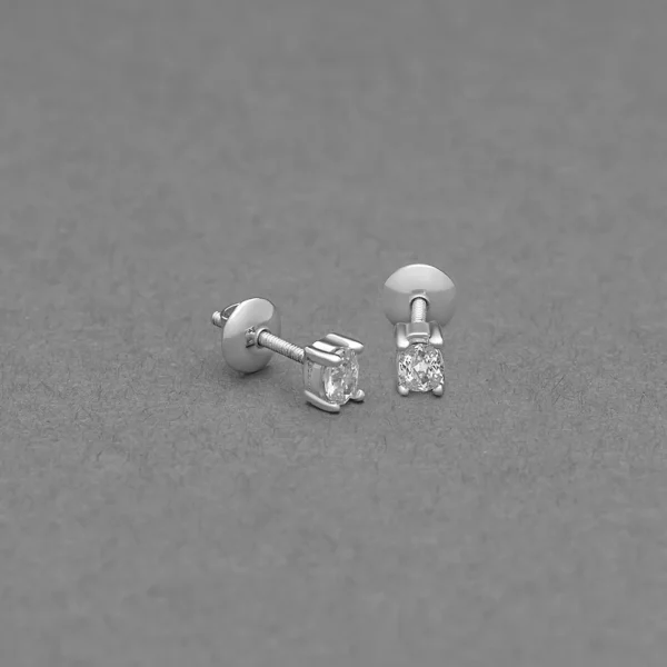 prong diamond stud earrings