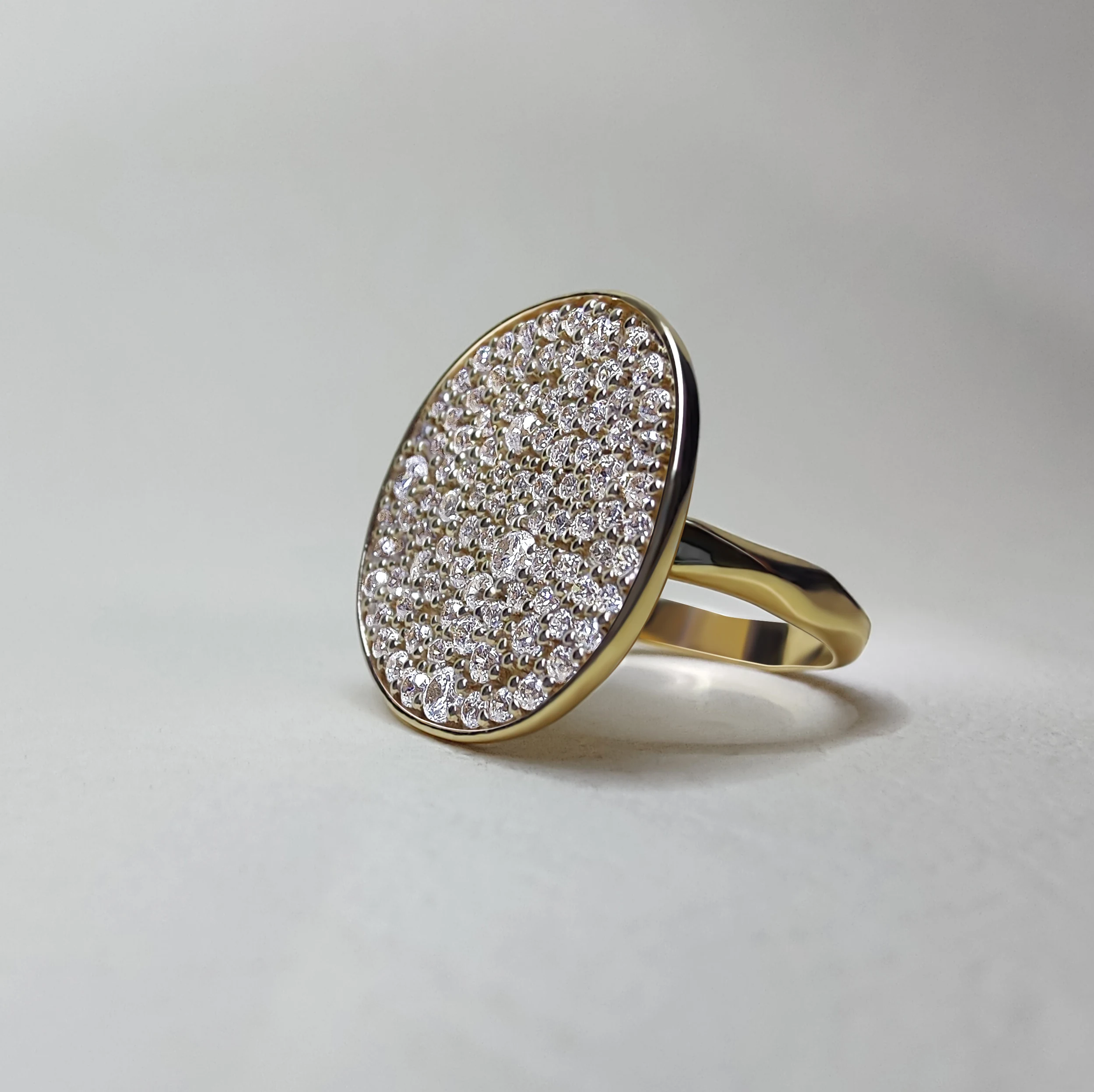 Diamond Studded Gold Ring